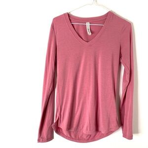 Athleta Essential V Neck Tee Rose Pink Oversized Curved Hem Split Sides Stretch